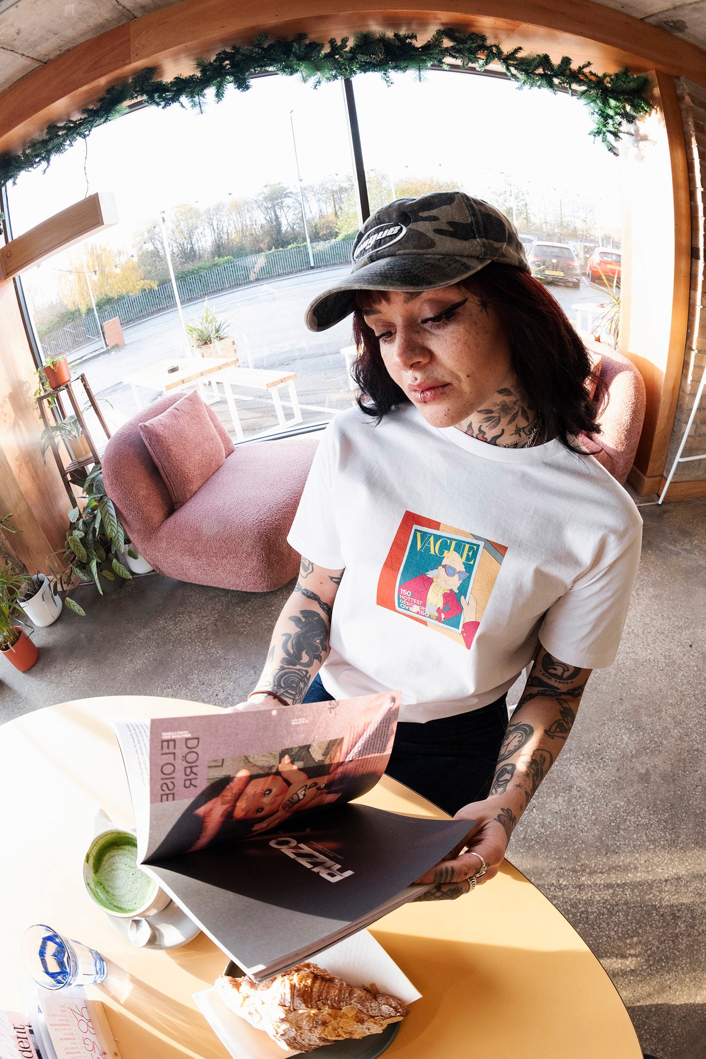 Vague - Professor Farnsworth - White T-Shirt